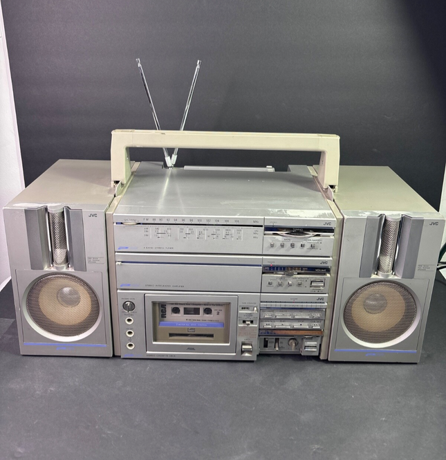 BOOMBOX/CHAÎNE HI-FI JVC PC W47E radio-cassette tuner/tape vintage 1980 BOOMBOX/CHAÎNE HI-FI JVC PC W47E radio-cassette tuner/tape vintage 1980