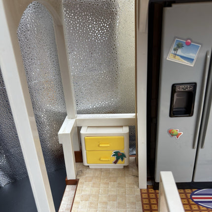 Disney Hannah Montana Malibu Beach House Doll House W/Furniture 2008 40x27