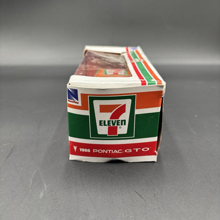 NEW RAY 1:32 SCALE 1966 PONTIAC GTO CAR, 7-ELEVEN SPONSOR