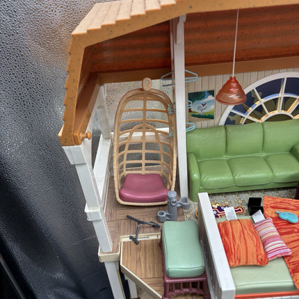 Disney Hannah Montana Malibu Beach House Doll House W/Furniture 2008 40x27